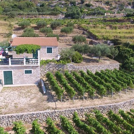Holiday Home Vineyard House ボル エクステリア 写真
