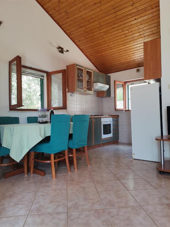 Holiday Home Vineyard House ボル エクステリア 写真