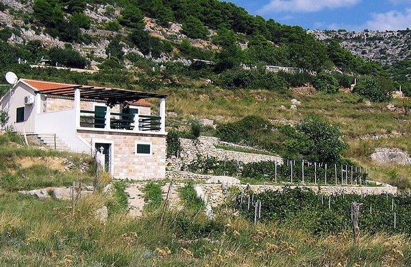 Holiday Home Vineyard House ボル エクステリア 写真